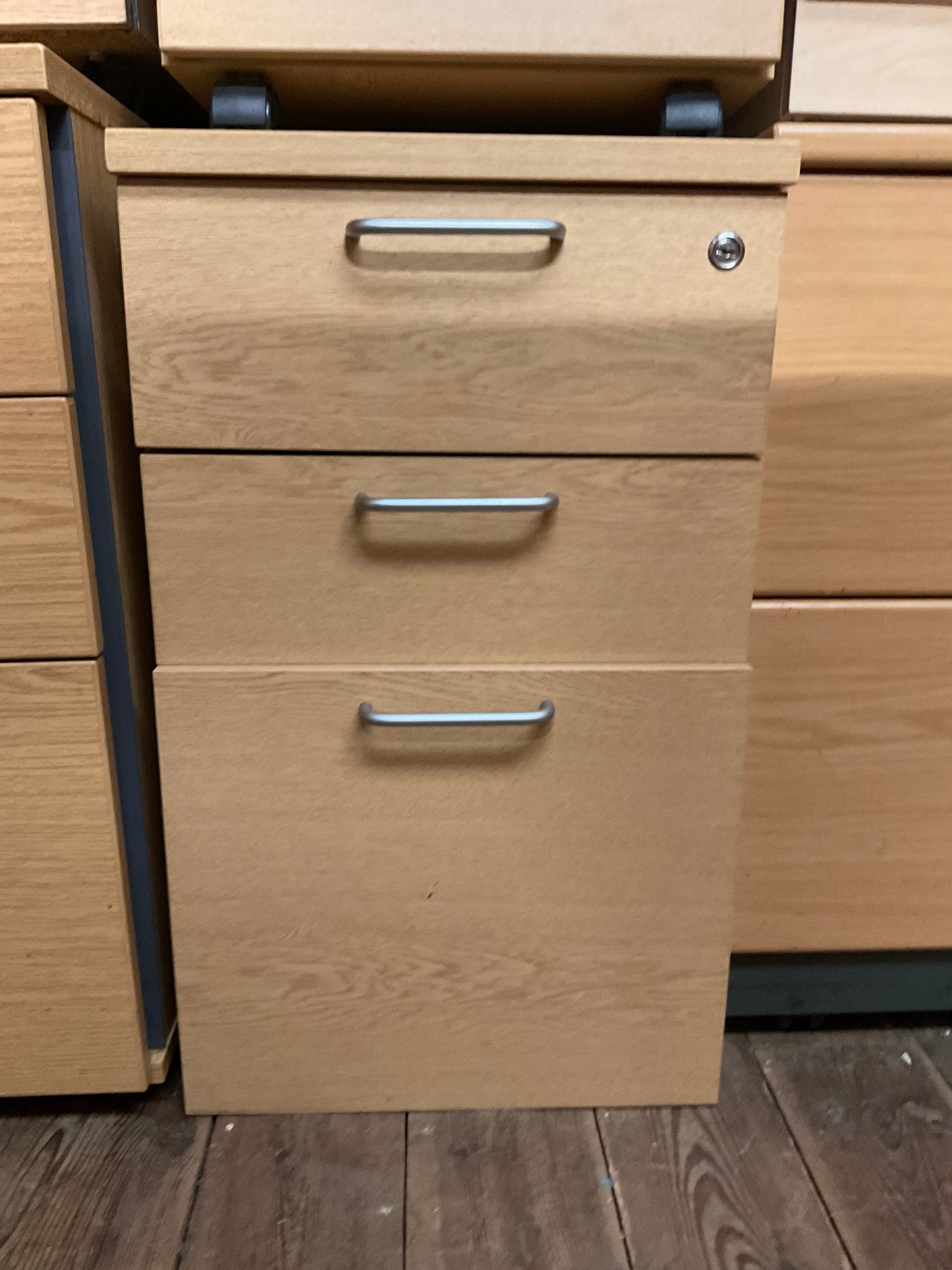 Wooden pedestal 3 drawers