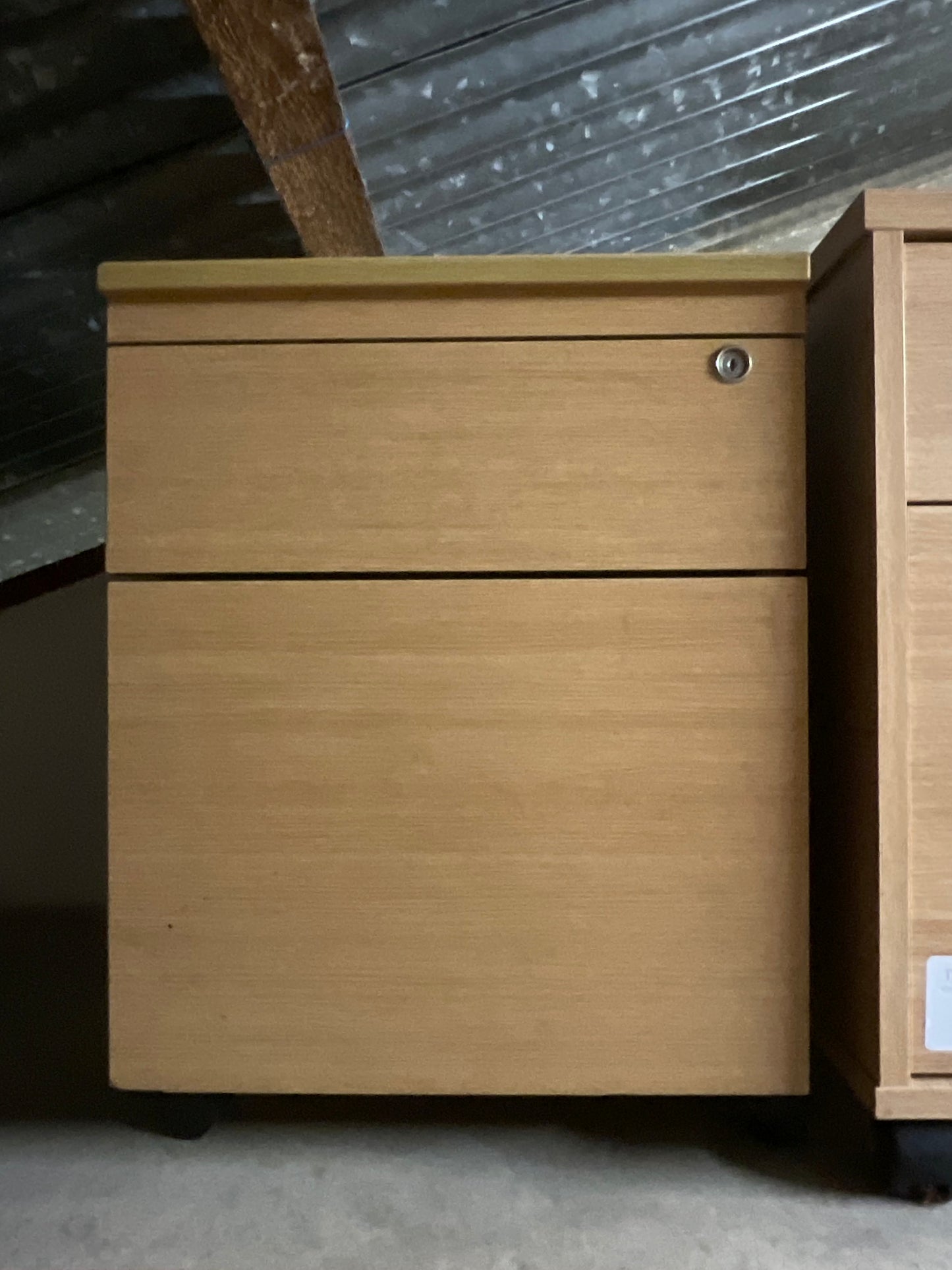 Wooden pedestal 2 drawers