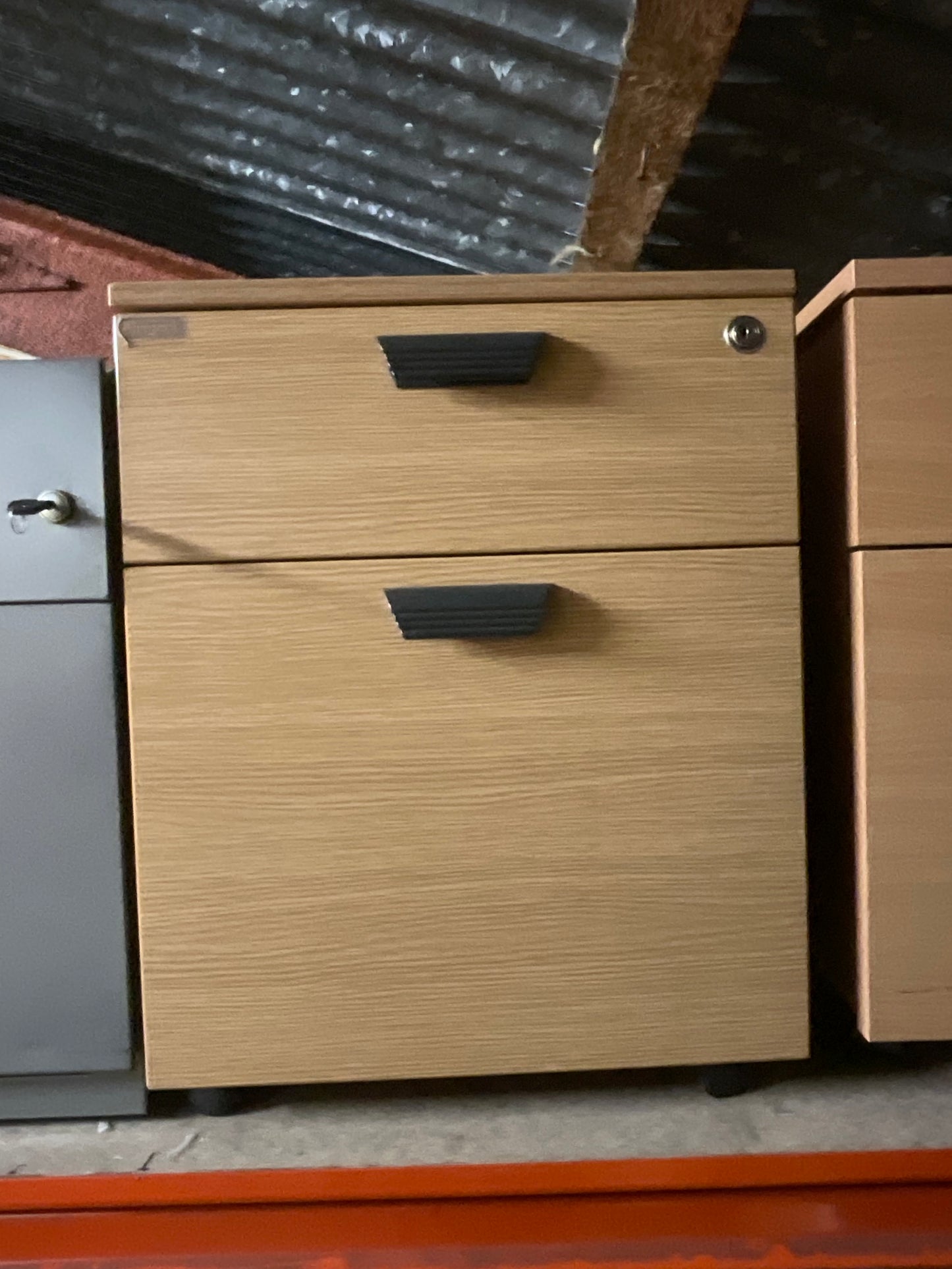 Wooden pedestal 2 drawers
