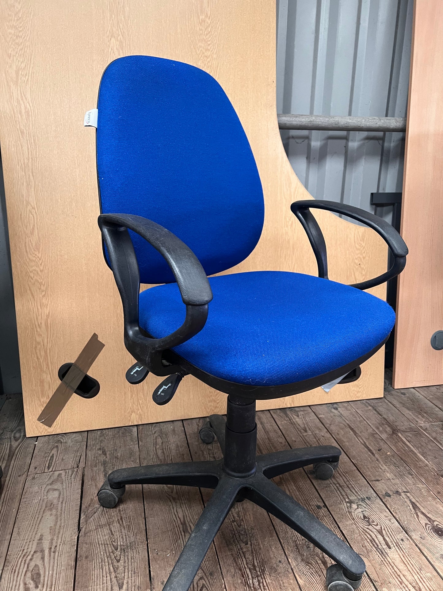 2 Lever Office Chairs Blue, with Arms